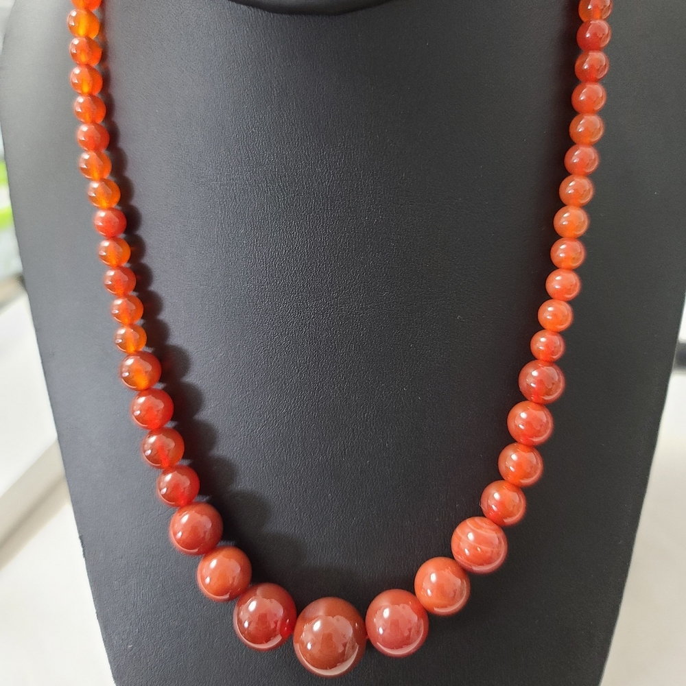 *Vintage Graduated Carnelian Necklace